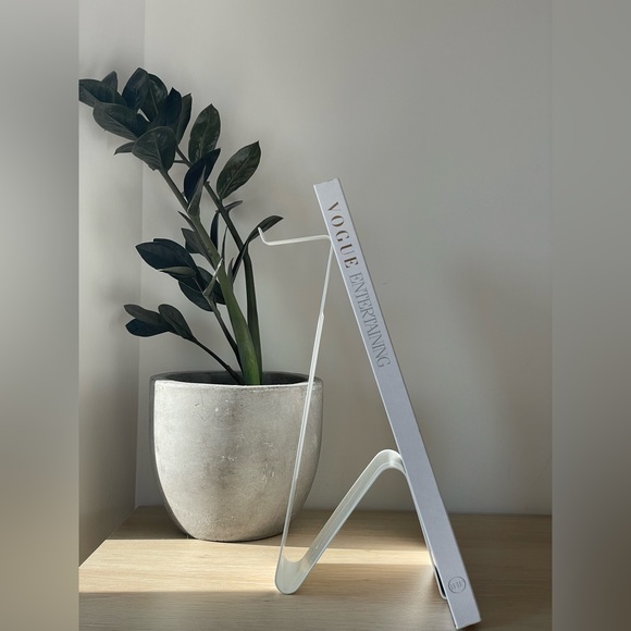 Vogue Entertaining book - Picture 1 of 4